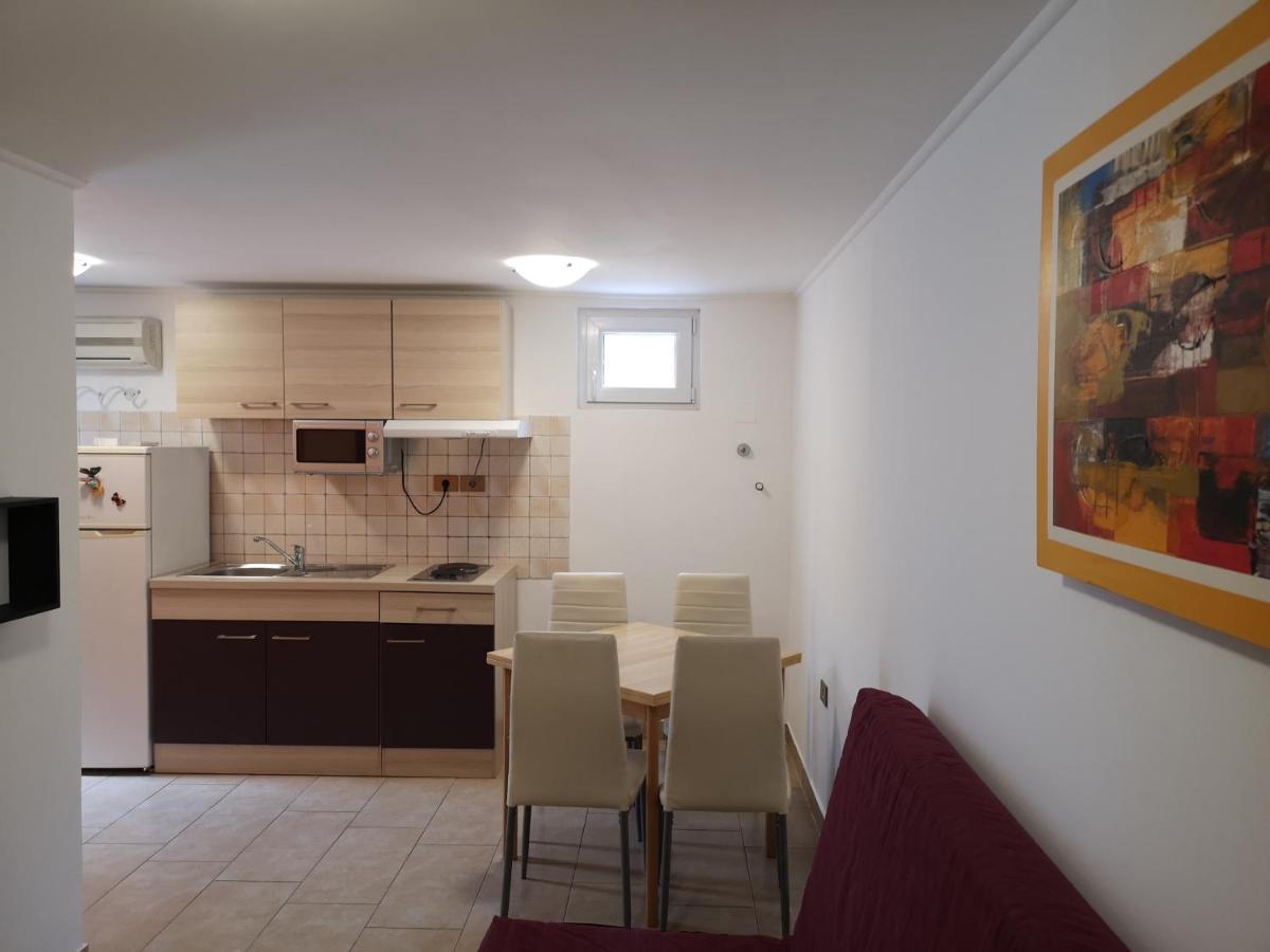 Apartment Sara Умаг Екстериор снимка